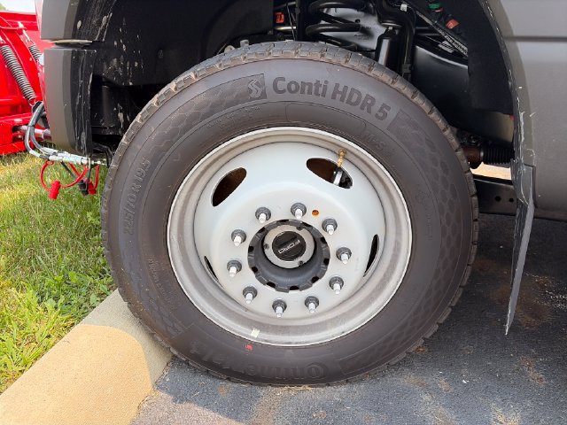 New 2026 Ford F550 4x4 Regular Cab Super Duty image 24