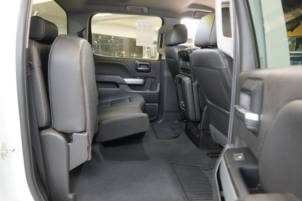 Used 2018 Chevrolet Silverado 1500 LT w/ All Star Edition AWD/4WD image 31