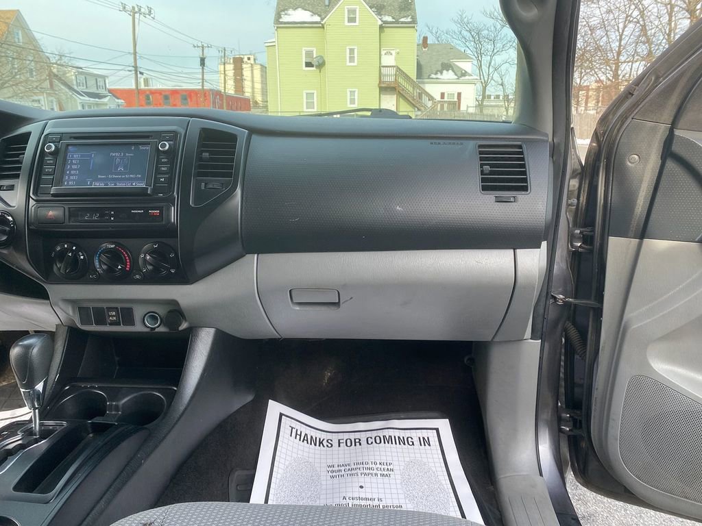 Used 2014 Toyota Tacoma 4x4 Access Cab w/ Convenience Package image 25
