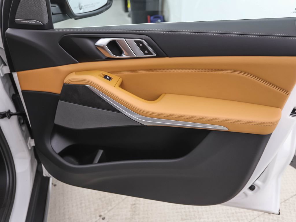 Certified 2024 BMW X5 xDrive40i w/ Executive Package image 28