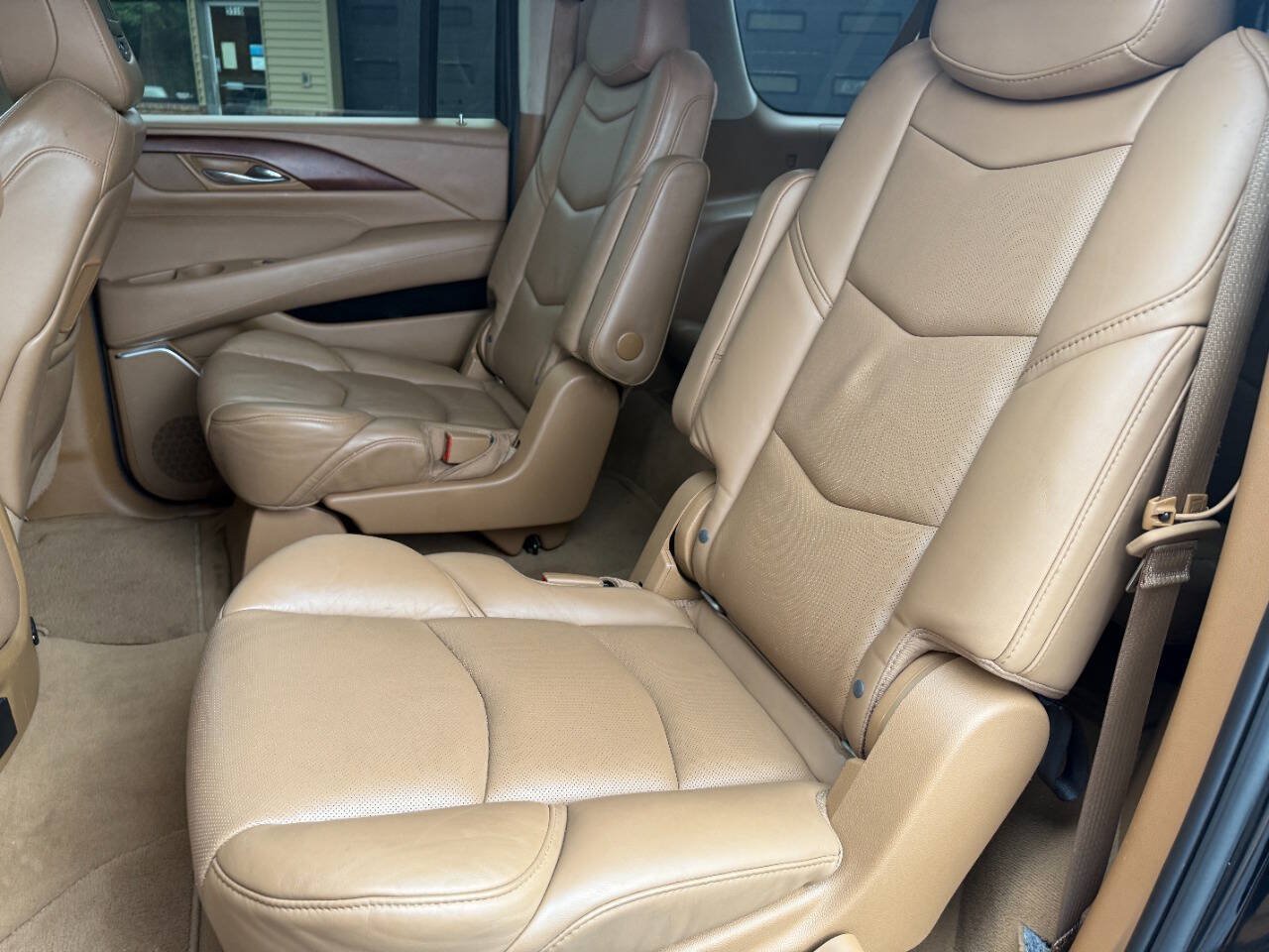 Used 2016 Cadillac Escalade ESV Platinum AWD/4WD image 31