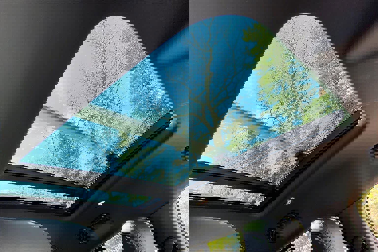 Used 2023 Land Rover Defender 130 X-Dynamic SE image 12