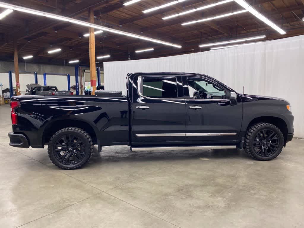 Used 2022 Chevrolet Silverado 1500 High Country w/ High Country Premium Package AWD/4WD image 7