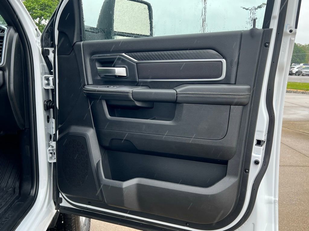 New 2025 RAM 2500 Big Horn AWD/4WD image 31