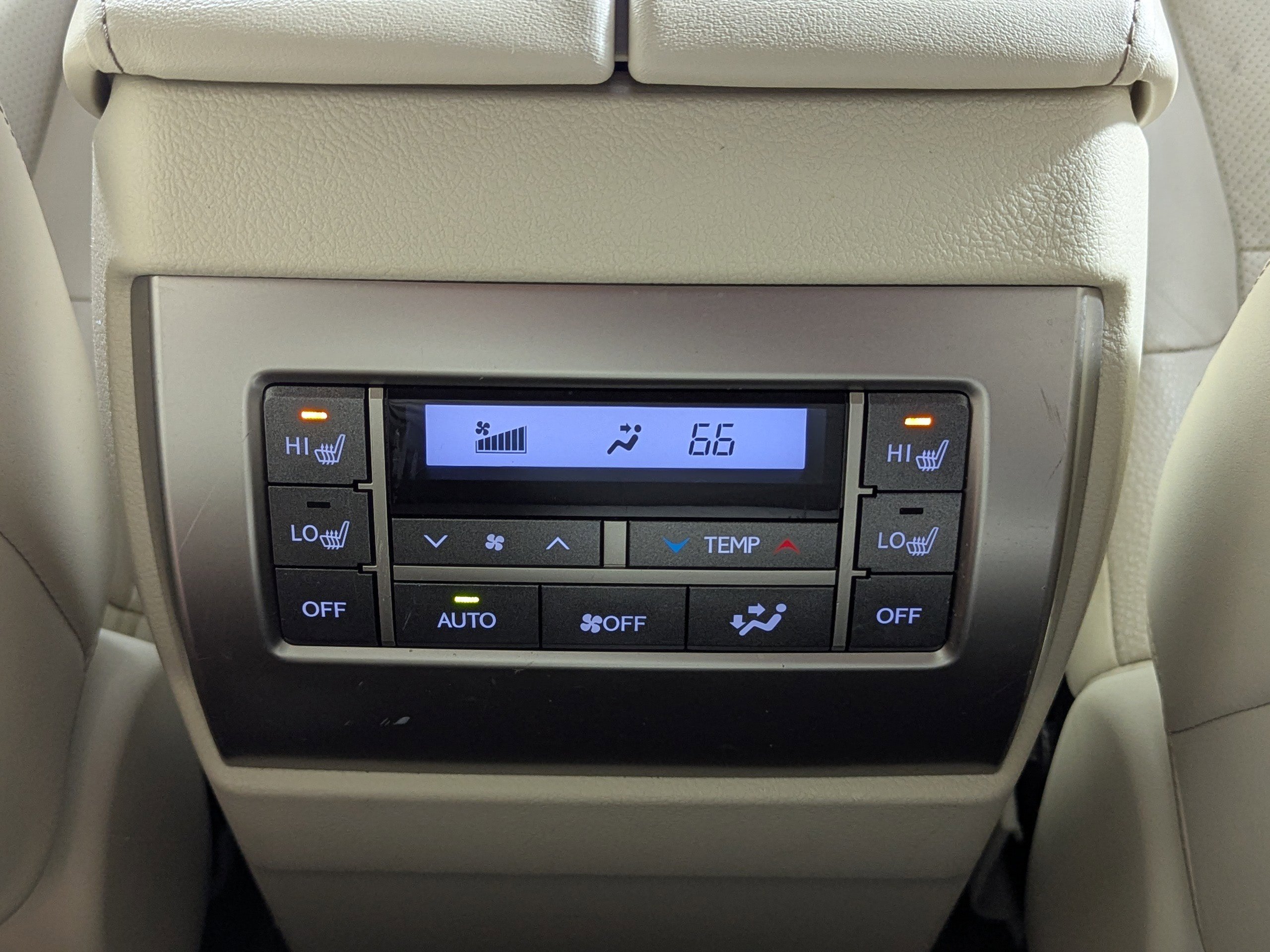 Used 2014 Lexus GX 460 w/ Premium Package image 22