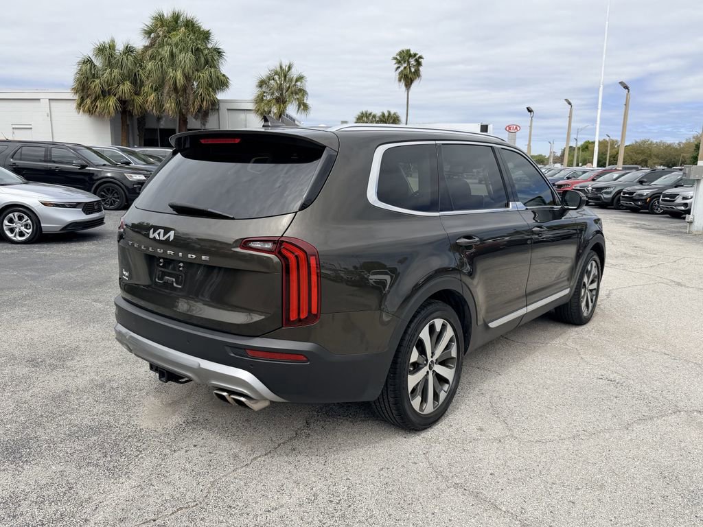 Used 2022 Kia Telluride EX w/ EX Premium Package image 4