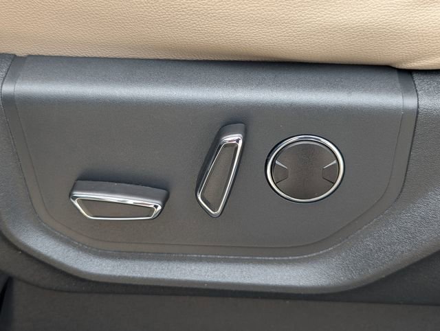 Used 2022 Ford Expedition Limited image 14