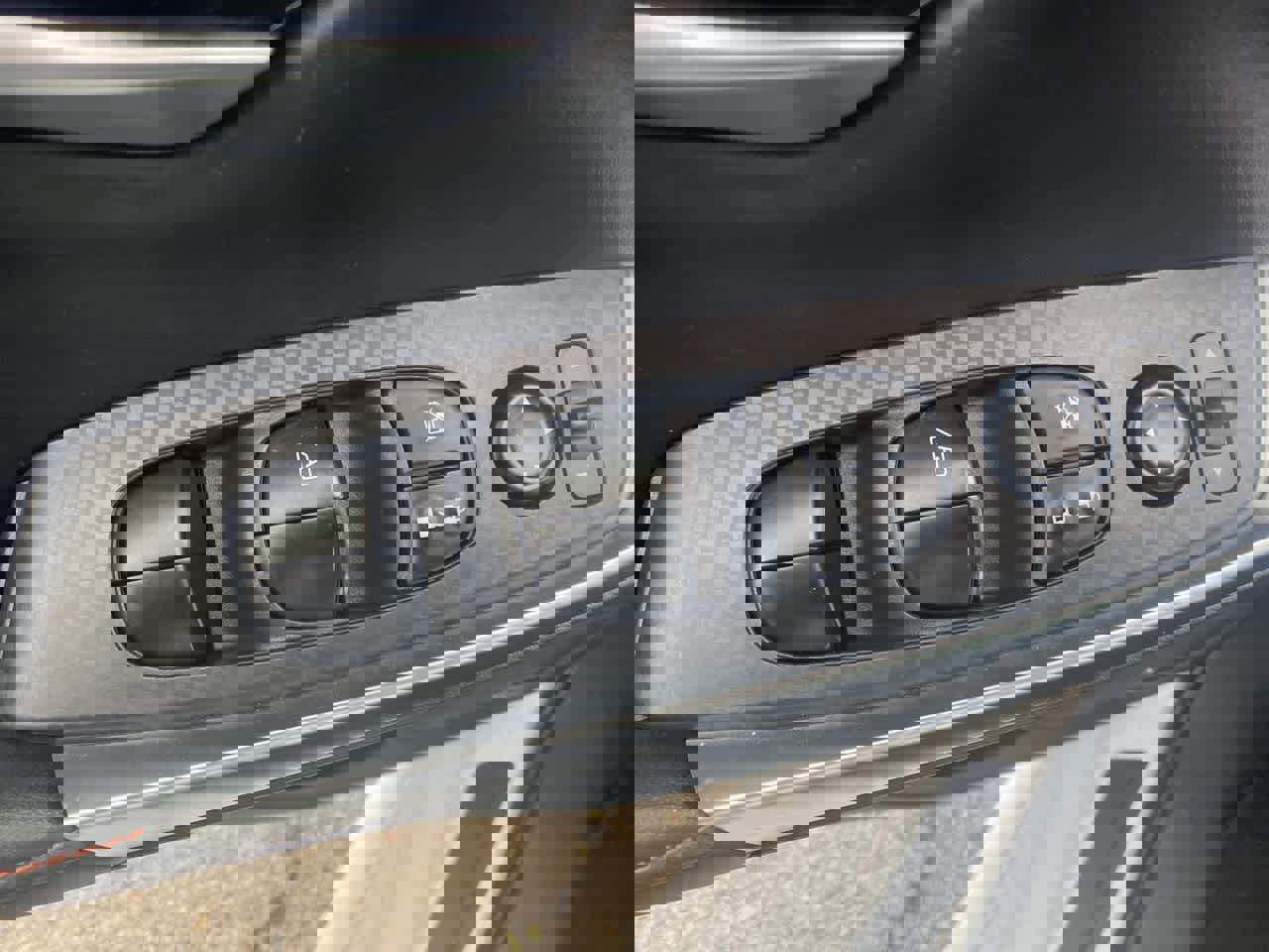 Used 2025 Nissan Sentra SR w/ SR Premium Package FWD image 13