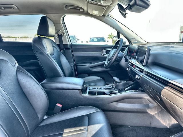 Used 2024 Kia Sorento S FWD image 29