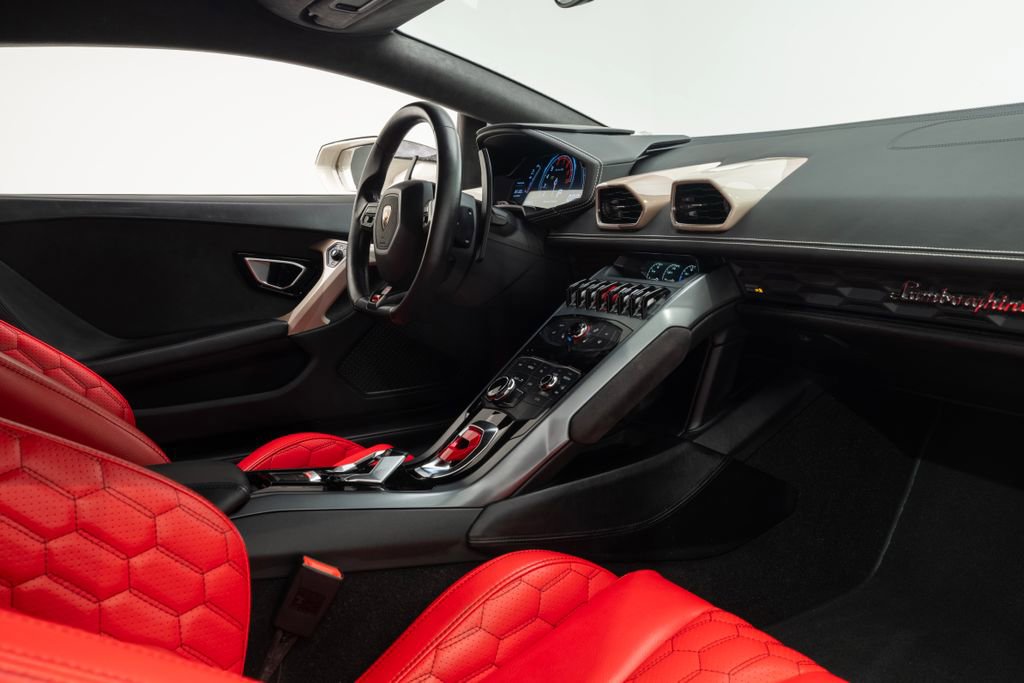 Used 2015 Lamborghini Huracan LP 610-4 image 28