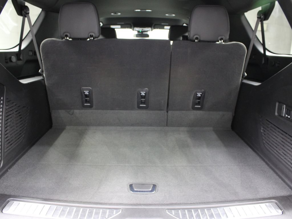 Used 2025 GMC Yukon XL Denali AWD/4WD image 45