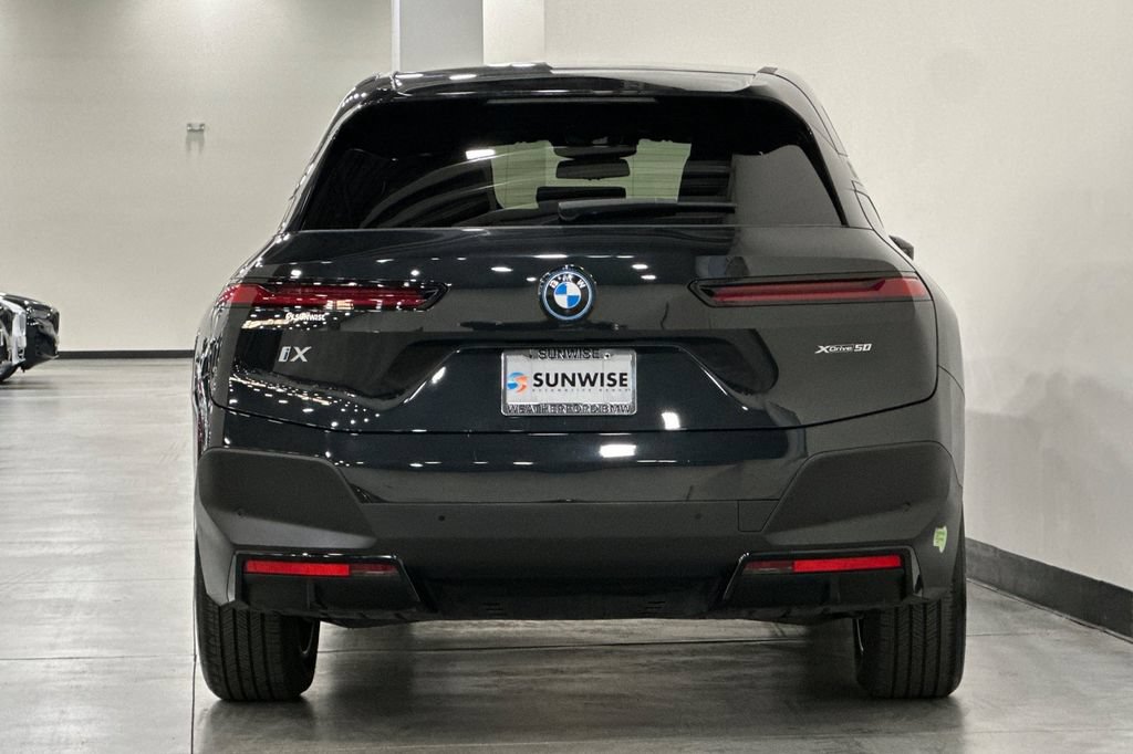 Used 2024 BMW iX xDrive50 AWD/4WD image 5