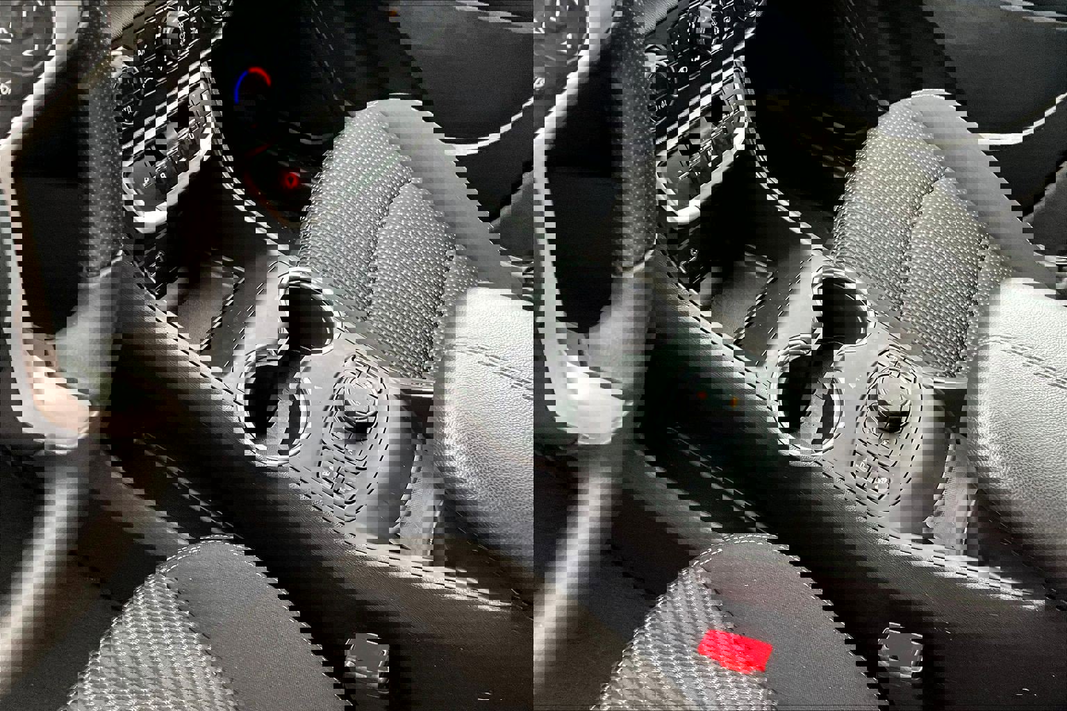 Used 2024 GMC Terrain SLE w/ Driver Convenience Package image 10