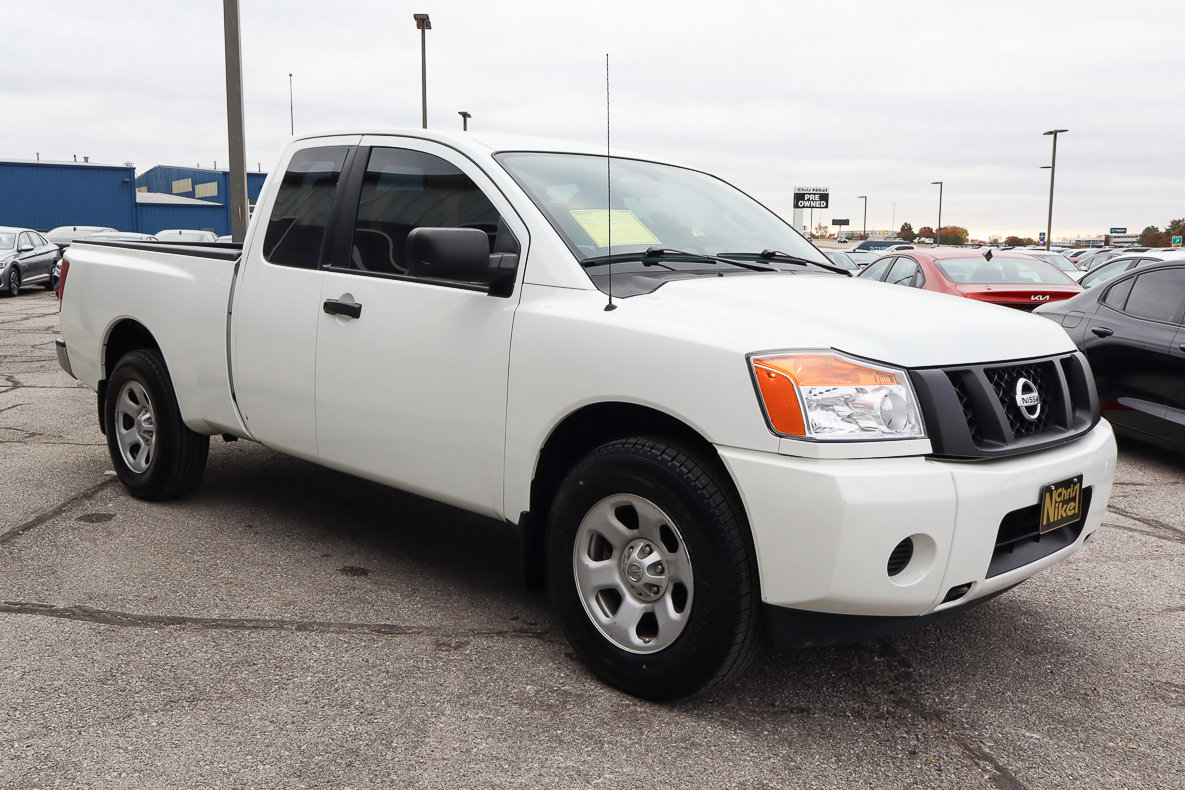 Used 2015 Nissan Titan S image 3