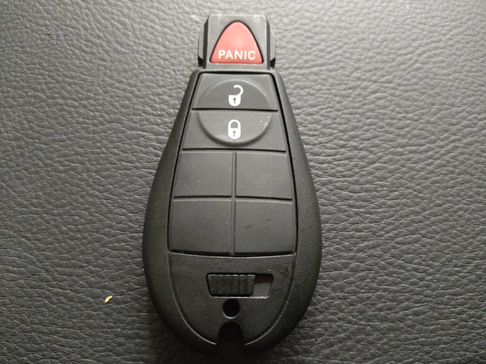 Used 2019 Jeep Cherokee Latitude w/ Cold Weather Group FWD image 32