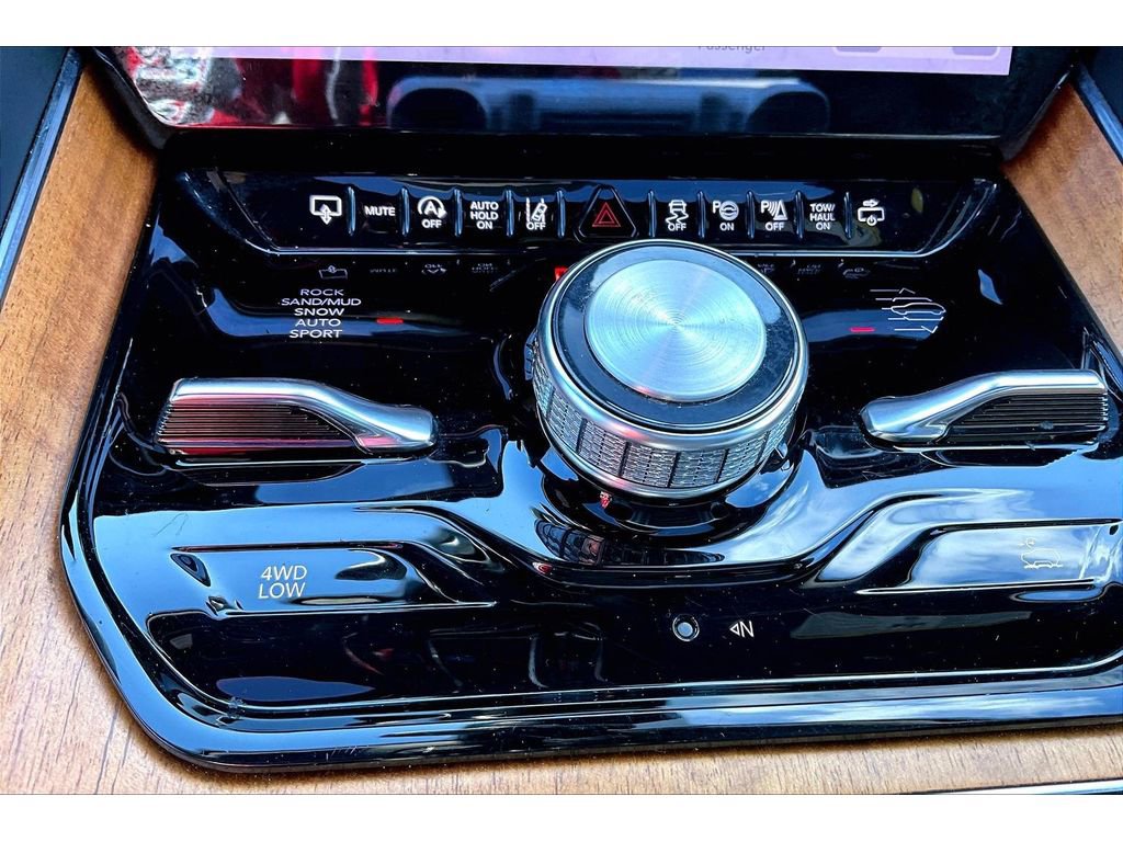 Certified 2024 Jeep Grand Wagoneer L Series III image 29