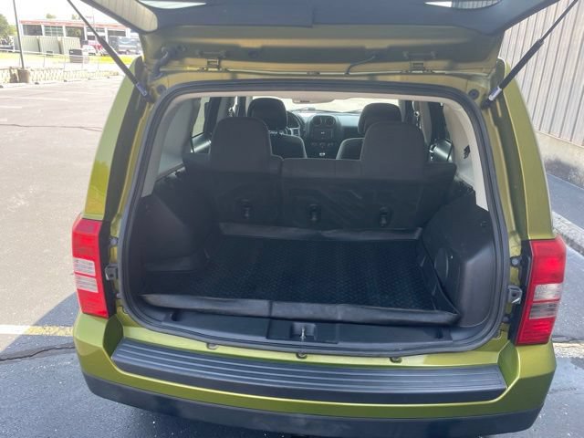 Used 2012 Jeep Patriot Latitude w/ Sun/Sound Group FWD image 48