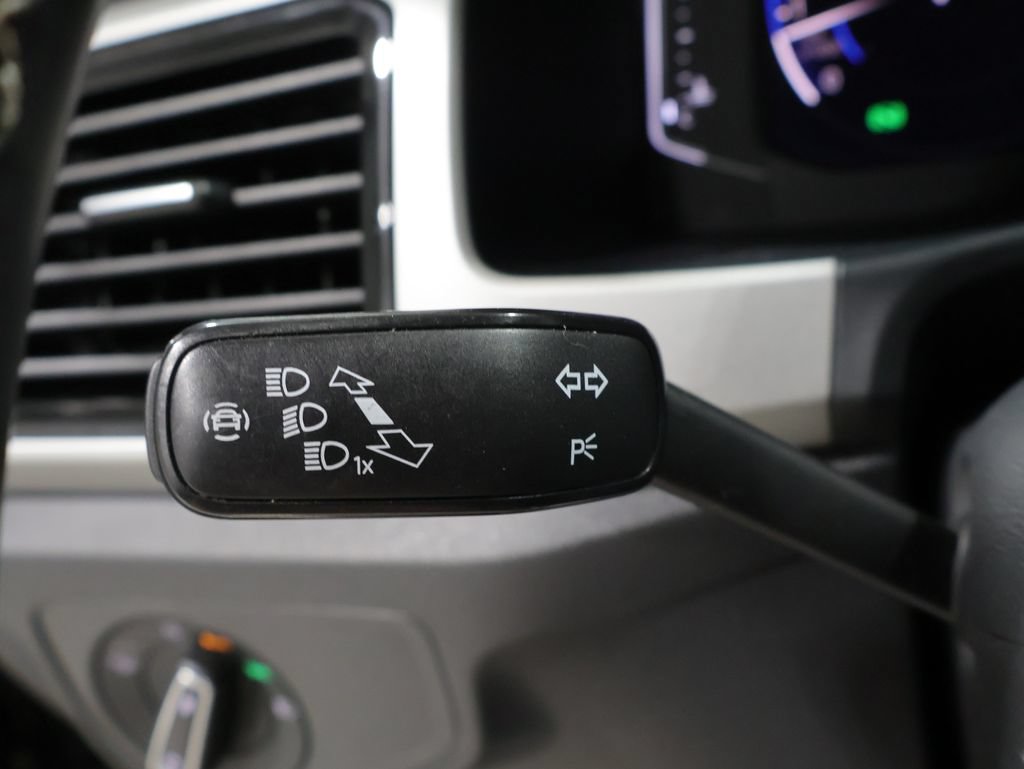 Used 2021 Volkswagen Atlas Cross Sport SEL AWD/4WD image 37
