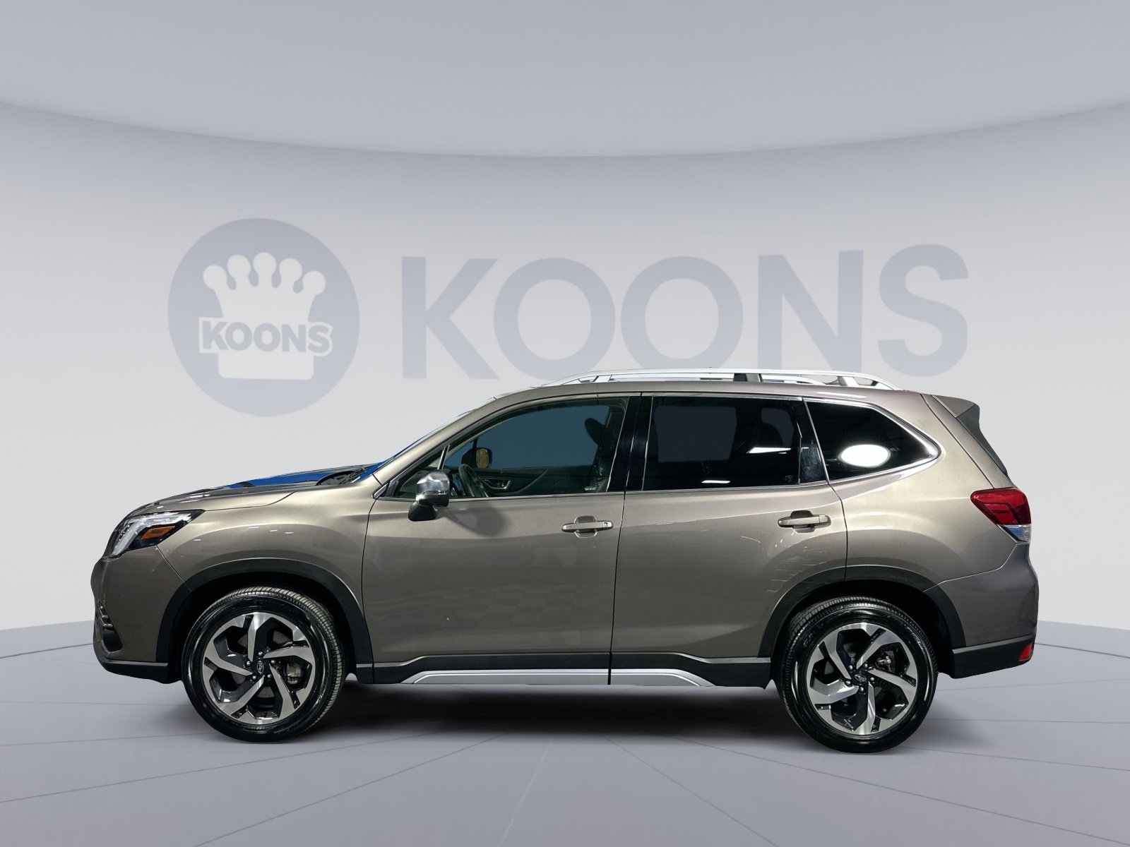 Used 2023 Subaru Forester Touring image 2