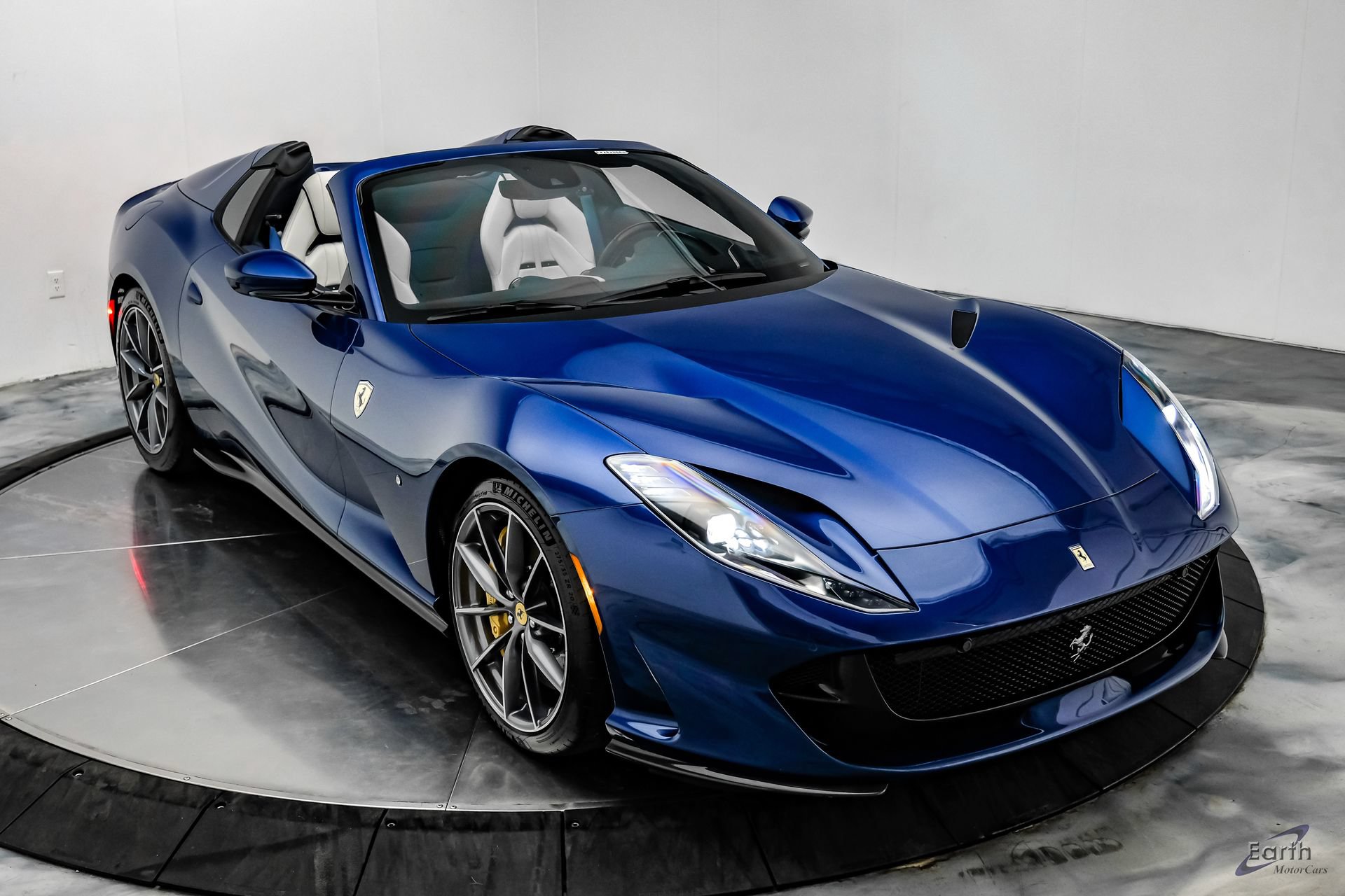 Used 2022 Ferrari 812 GTS RWD image 33