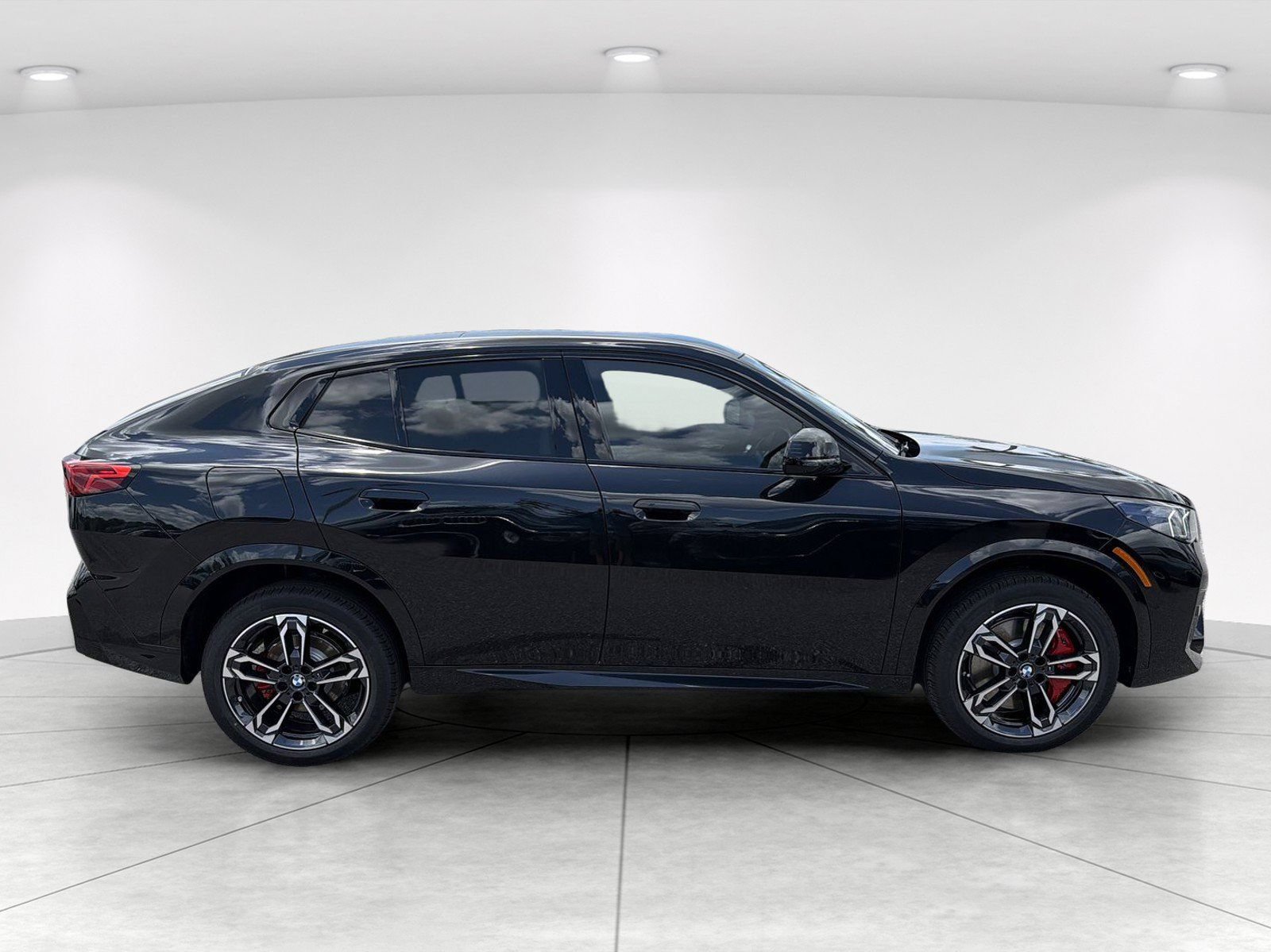 New 2026 BMW X2 xDrive28i w/ Technology Package AWD/4WD image 3