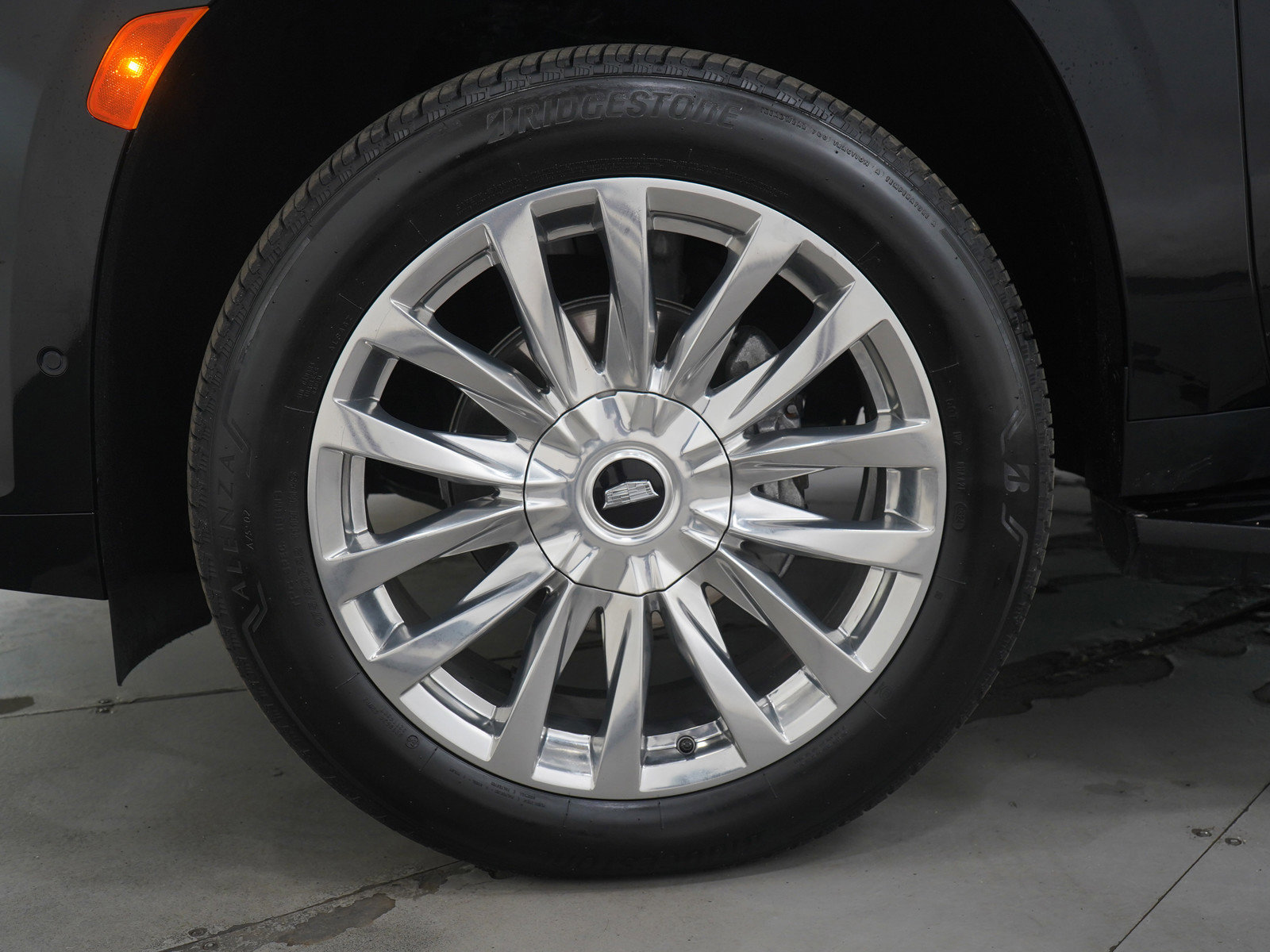 Used 2024 Cadillac Escalade Premium Luxury w/ Performance Package image 31