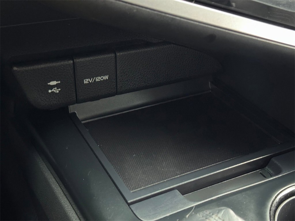 Certified 2018 Toyota Camry SE image 30