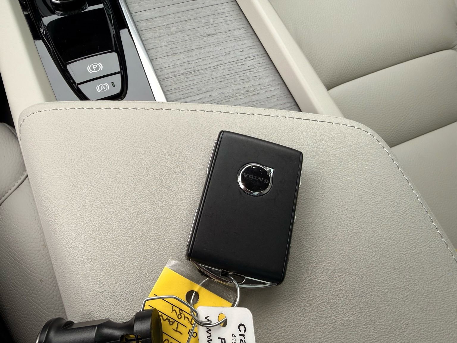 Used 2025 Volvo XC60 T8 Plus w/ Protection Package Premier image 57