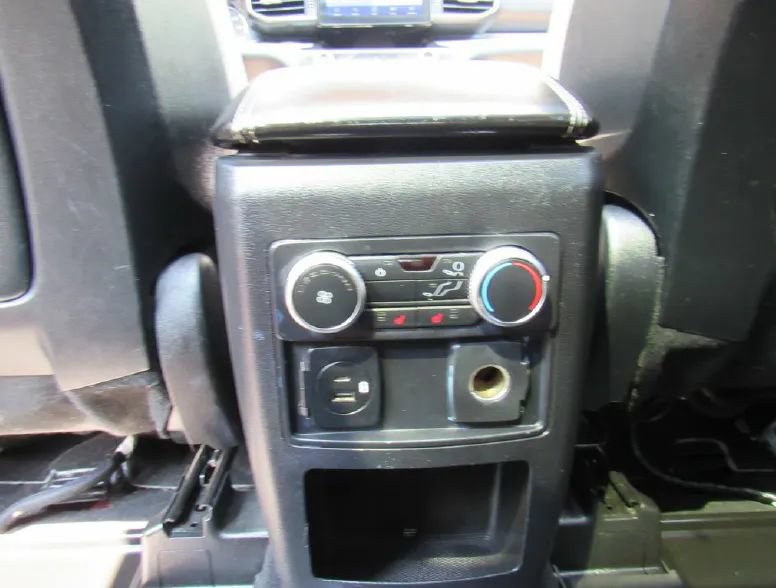 Used 2020 Ford Explorer XLT w/ Equipment Group 202A RWD image 24