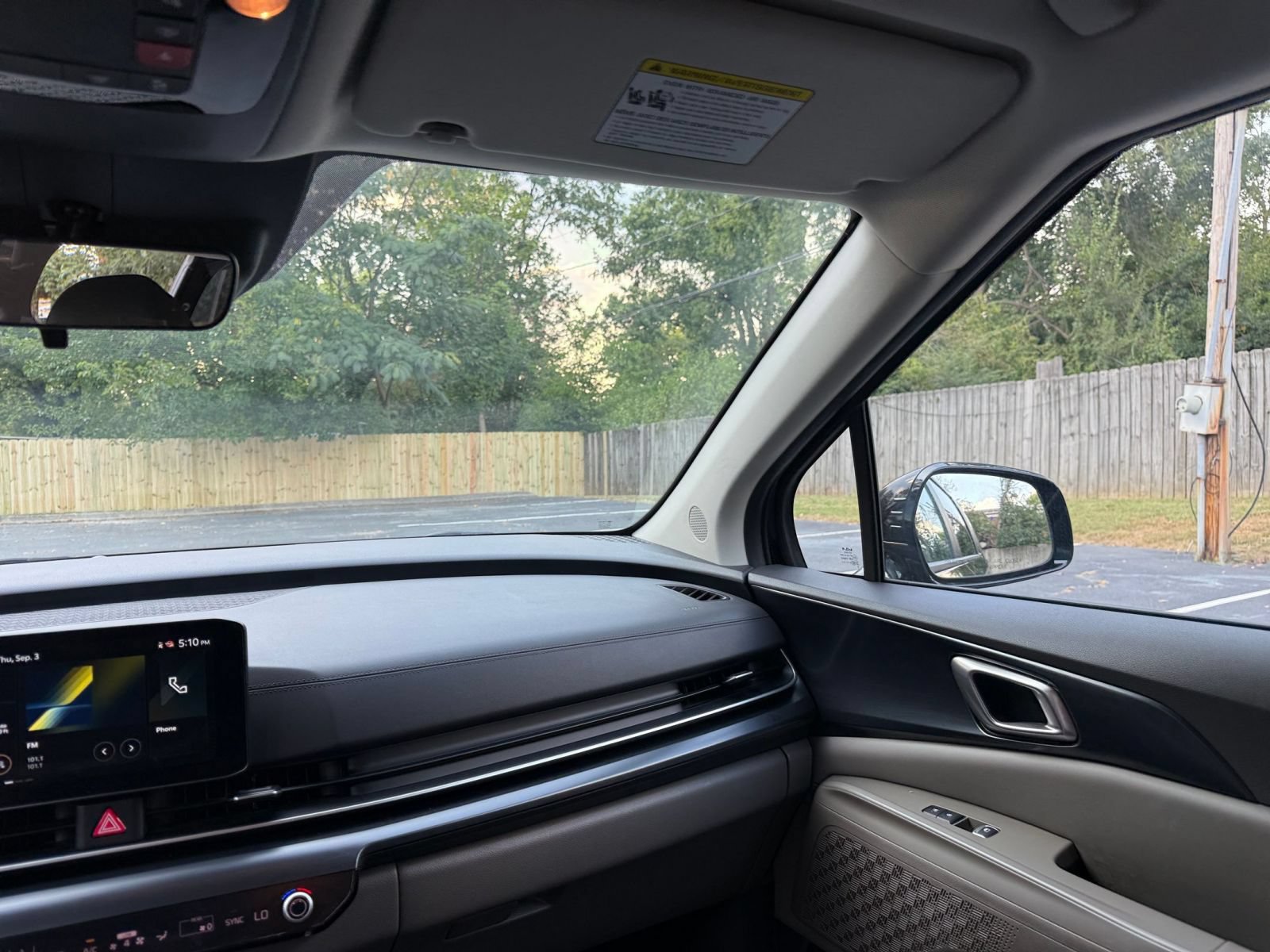 Used 2026 Kia Carnival FWD image 37
