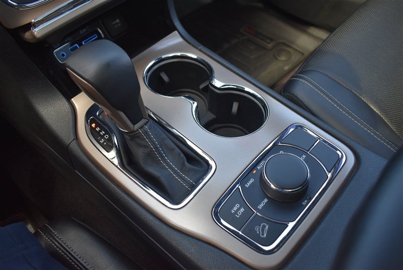 Used 2016 Jeep Grand Cherokee Limited w/ Luxury Group II AWD/4WD image 20