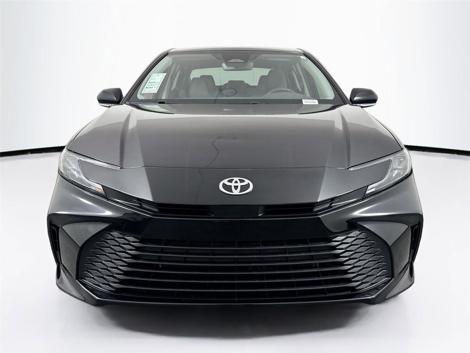 Used 2025 Toyota Camry LE w/ Convenience Package image 8