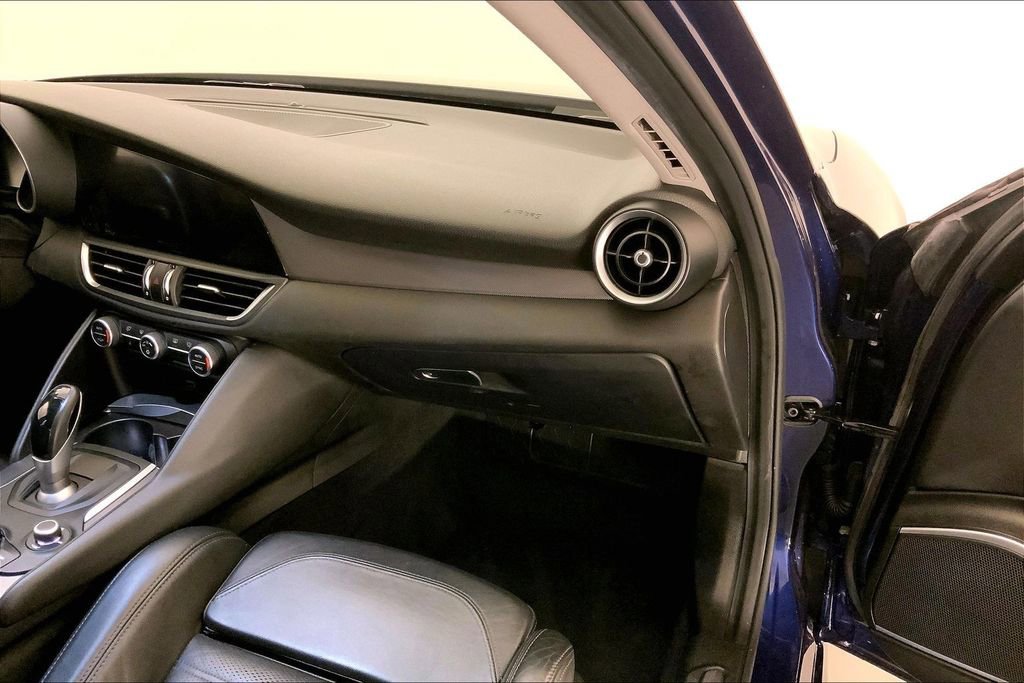 Used 2017 Alfa Romeo Giulia Ti w/ TI 19" Sport Package image 22