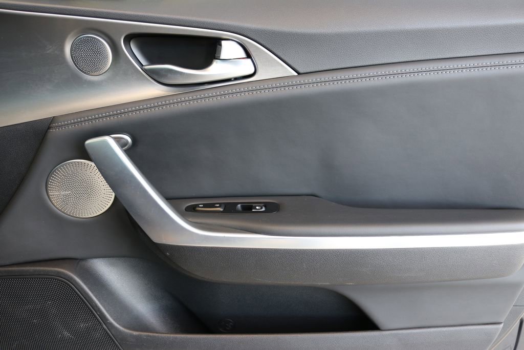 Used 2020 Kia Stinger GT1 image 38