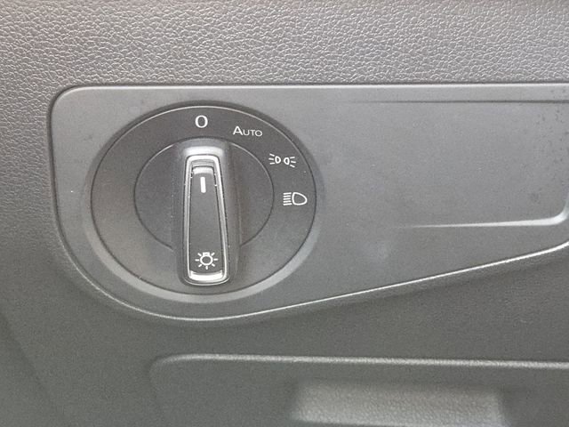 Used 2019 Volkswagen Tiguan S image 12