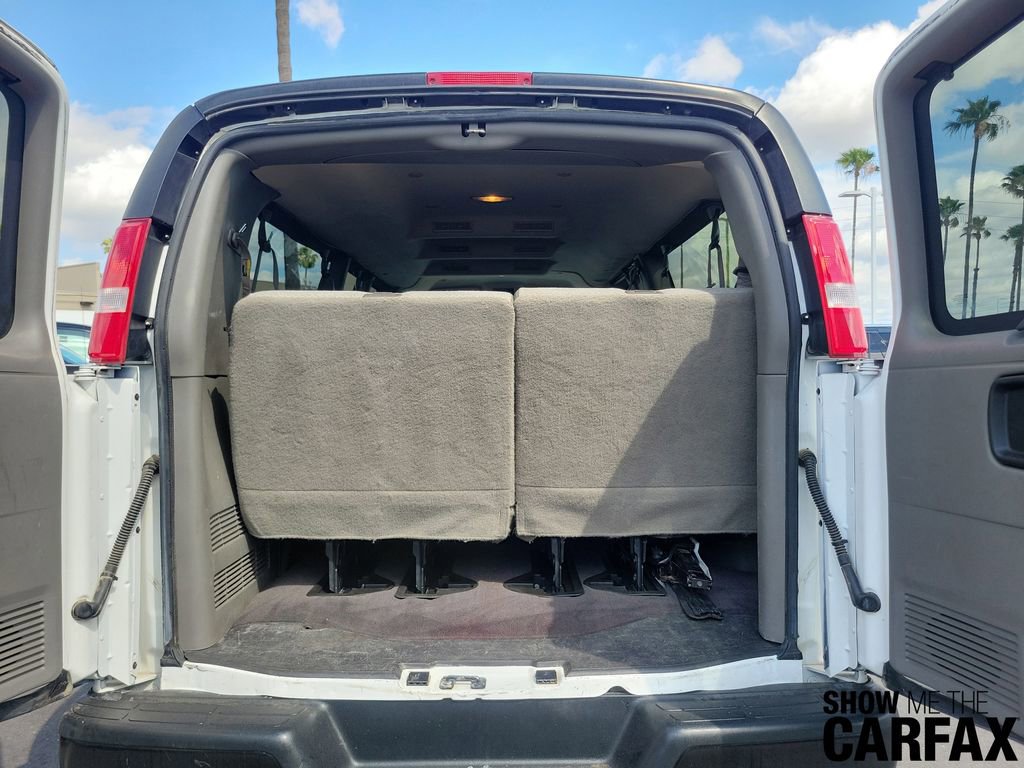 Used 2020 Chevrolet Express 3500 LS RWD image 9