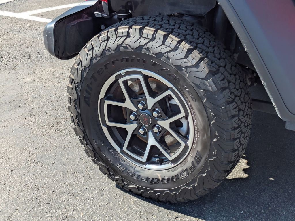 Used 2025 Jeep Wrangler Unlimited Rubicon image 13