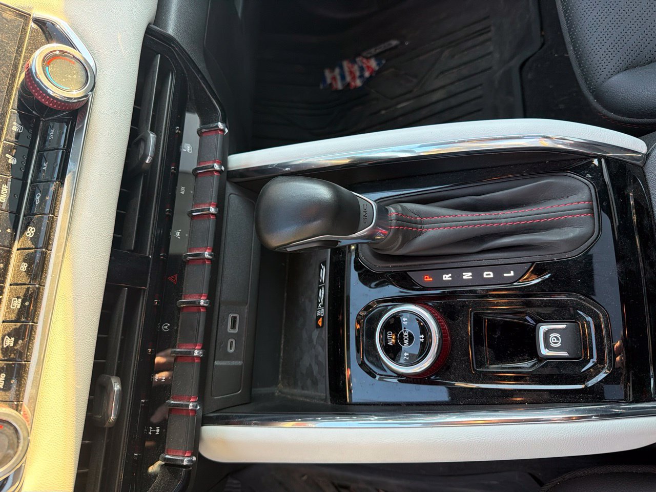 Used 2024 GMC Canyon AT4X AWD/4WD image 15