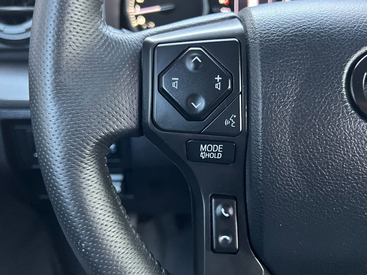 Used 2020 Toyota Tundra SR5 AWD/4WD image 27