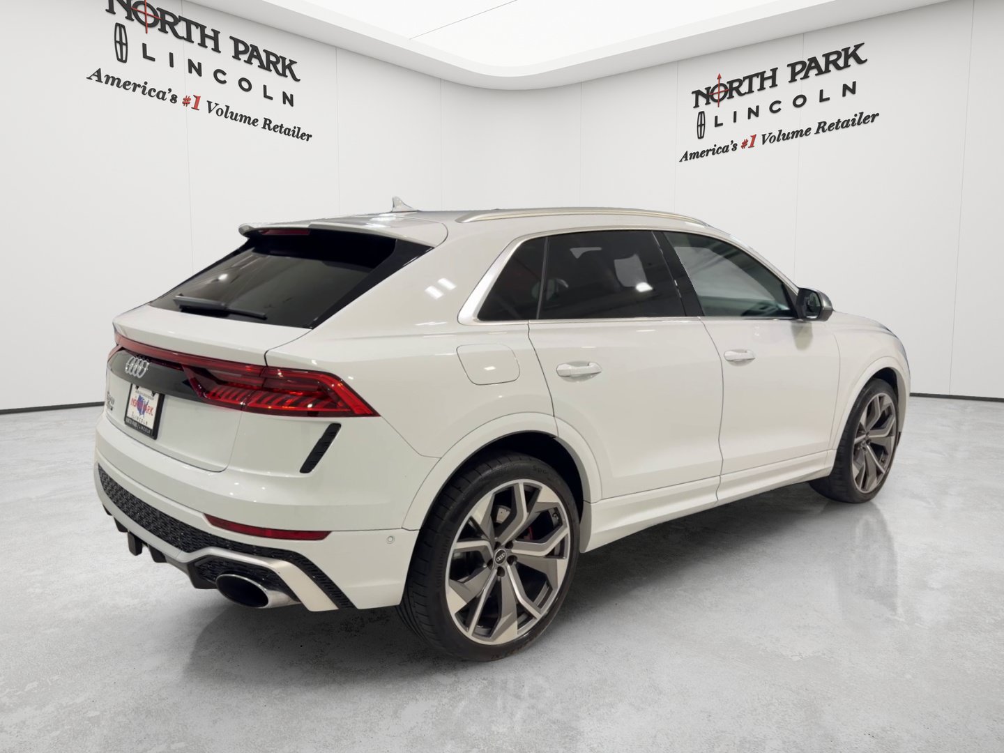Used 2022 Audi RS Q8 AWD/4WD image 5