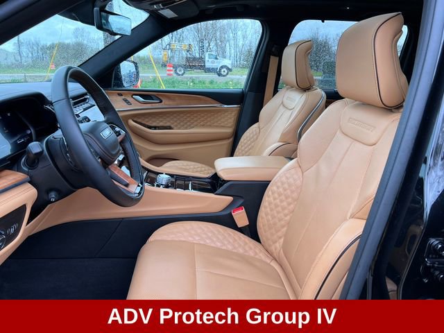Used 2025 Jeep Grand Cherokee Summit AWD/4WD image 4