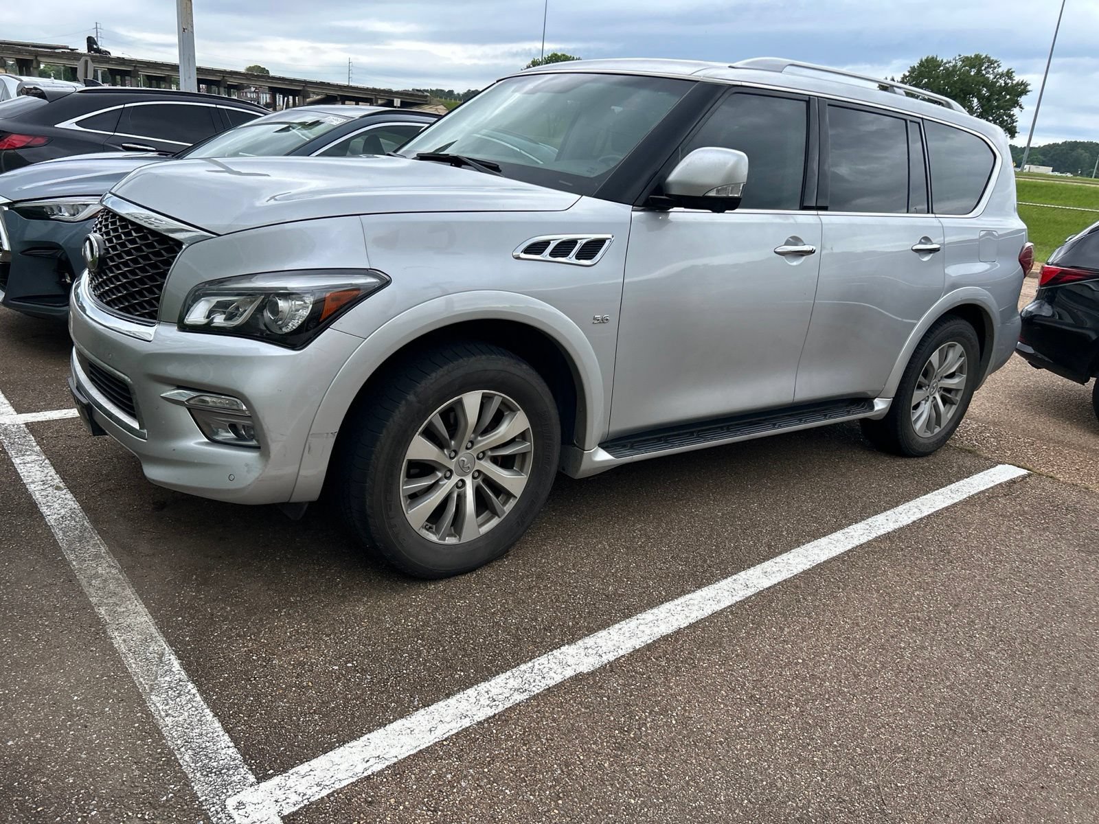 Used 2017 INFINITI QX80 2WD image 2