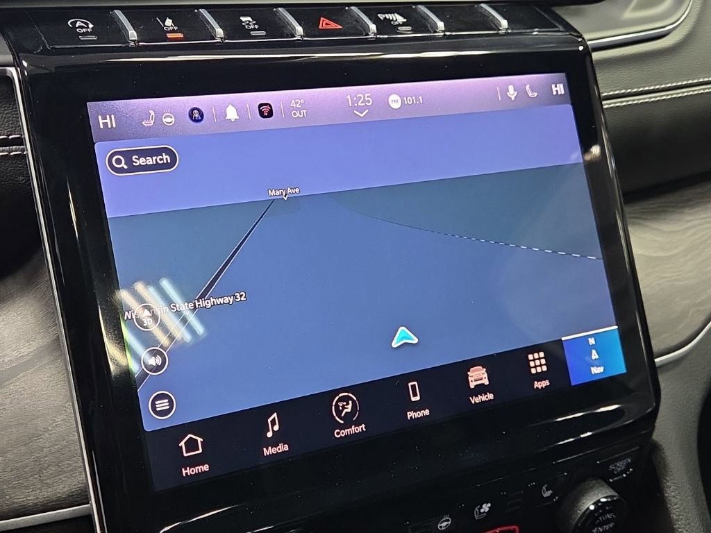 Used 2024 Jeep Grand Cherokee Limited w/ Luxury Tech Group II image 17