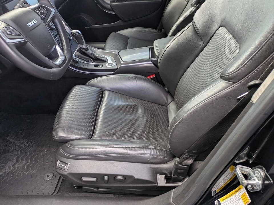 Used 2010 Saab 9-5 Aero w/ Rear Passenger Package image 9