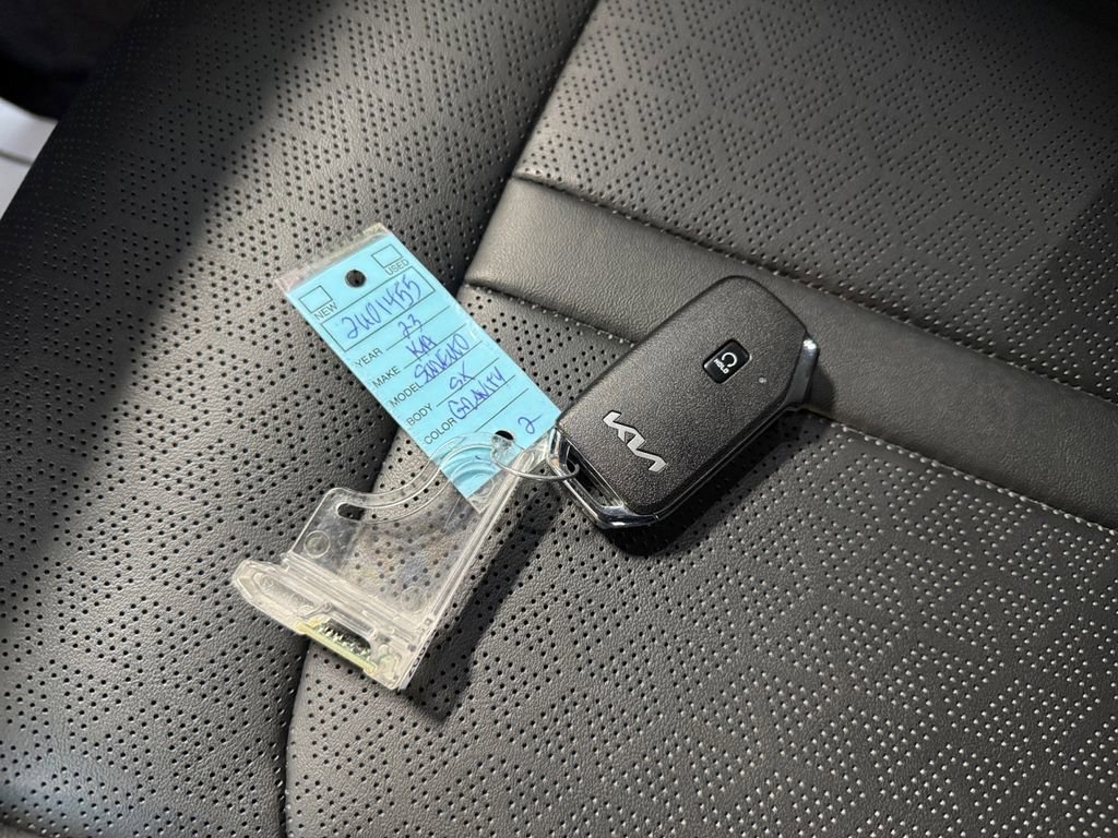 Certified 2023 Kia Sorento SX AWD/4WD image 32