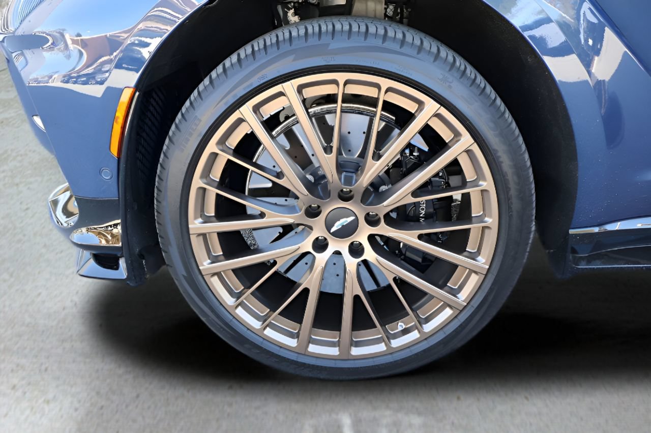 Used 2025 Aston Martin DBX 707 AWD/4WD image 30