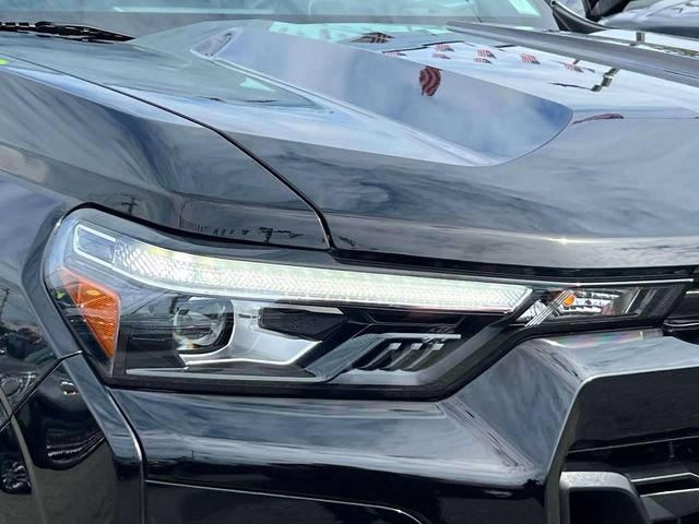 Used 2023 Chevrolet Colorado Z71 w/ Advanced Trailering Package AWD/4WD image 11