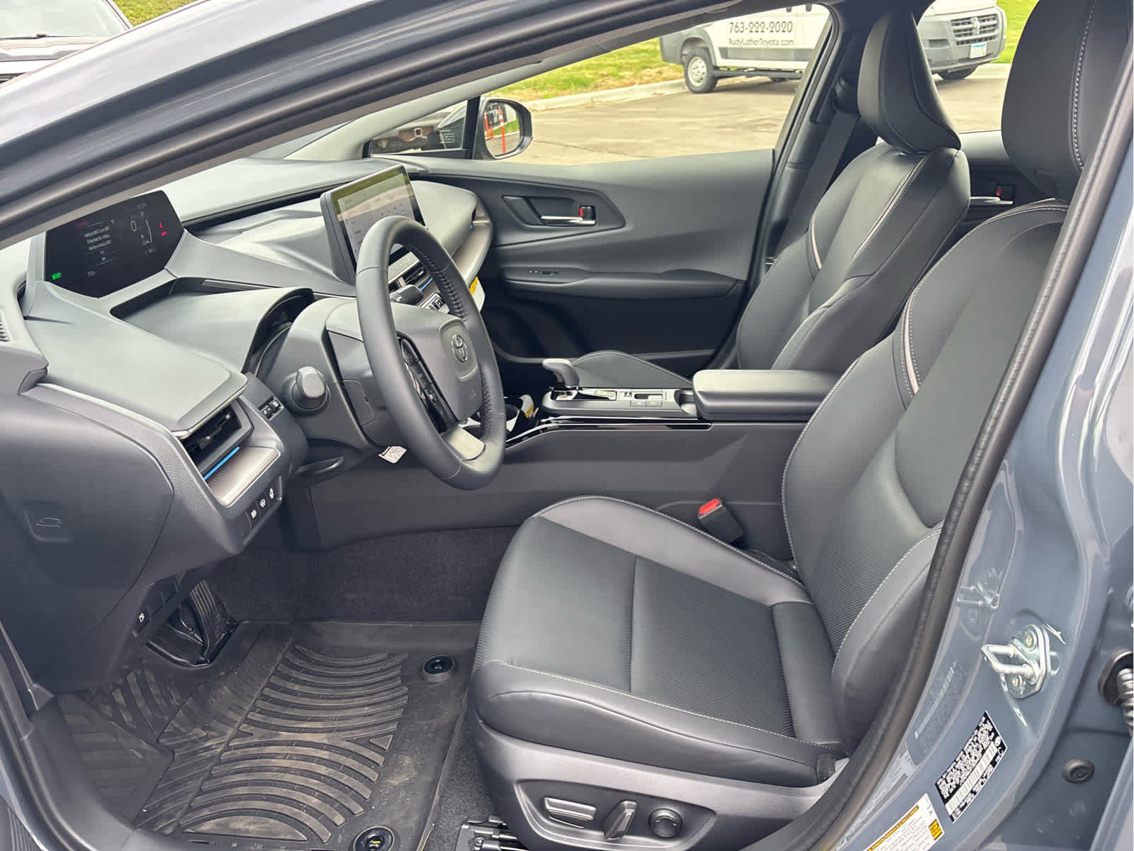 Used 2026 Toyota Prius XLE AWD/4WD image 7