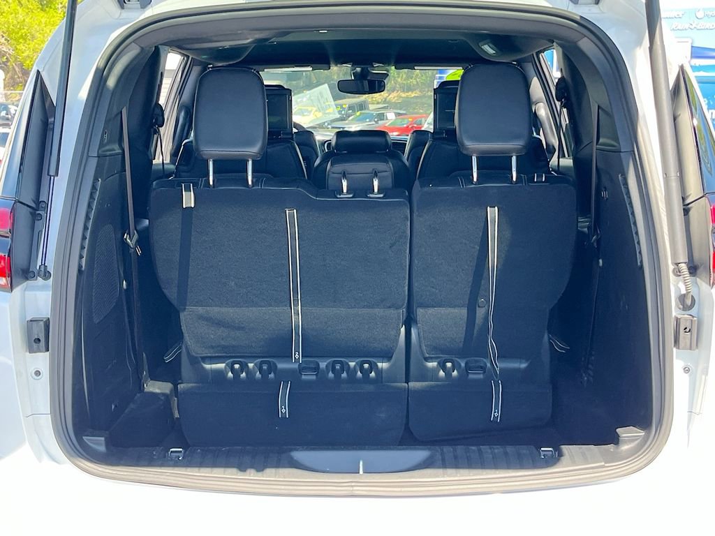 Certified 2025 Chrysler Pacifica Select w/ Uconnect Theater Family Group image 26