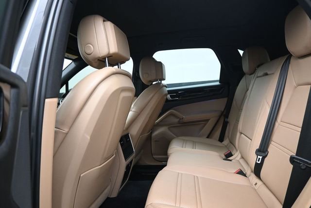 Used 2020 Porsche Cayenne AWD/4WD image 11